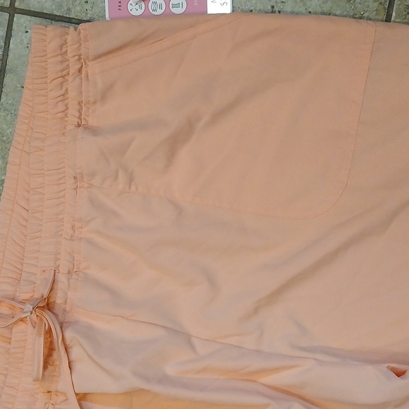 NWT Peach Scrub Set Just Scrubs 2xl - Picture 4 of 9